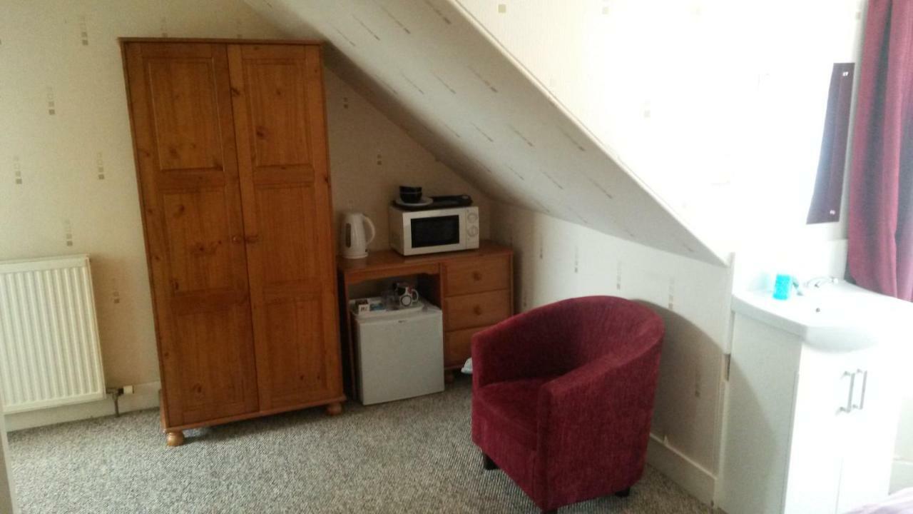 Station View Guest House Dyce Exterior foto