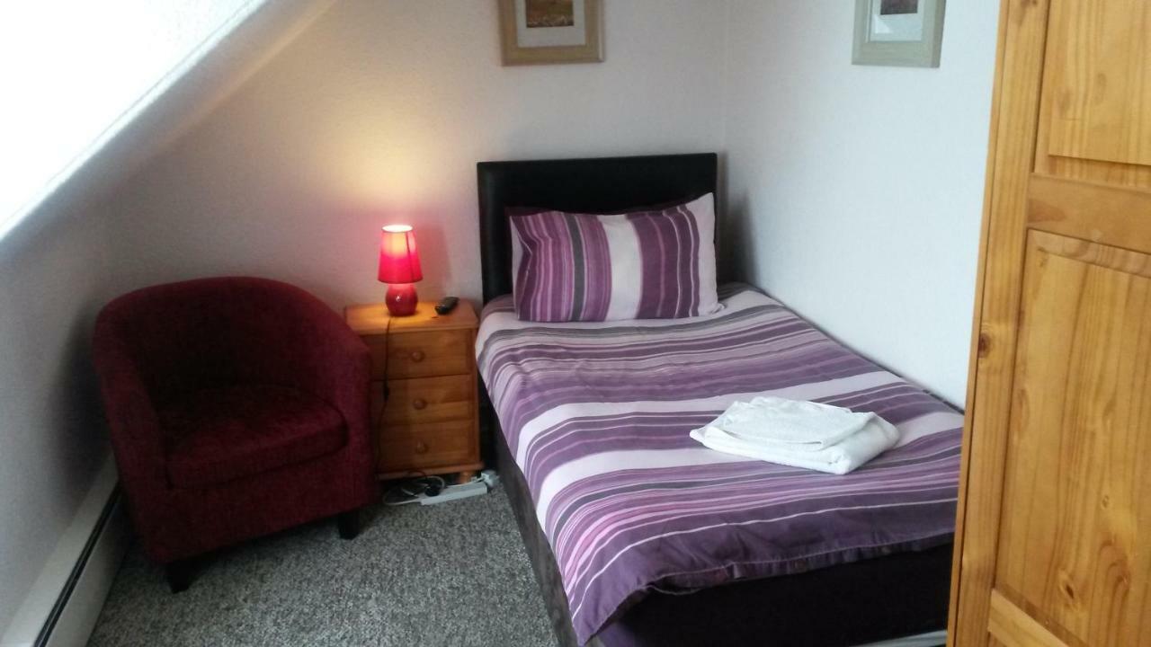 Station View Guest House Dyce Exterior foto