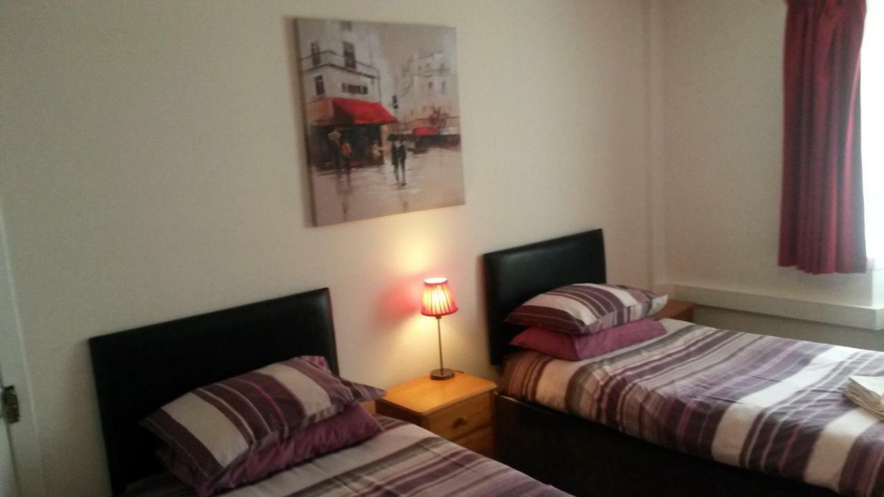 Station View Guest House Dyce Exterior foto