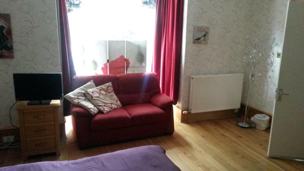 Station View Guest House Dyce Exterior foto