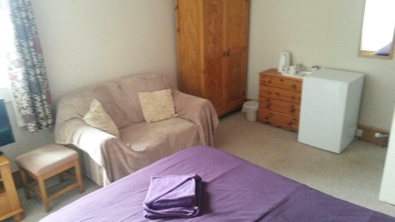 Station View Guest House Dyce Exterior foto